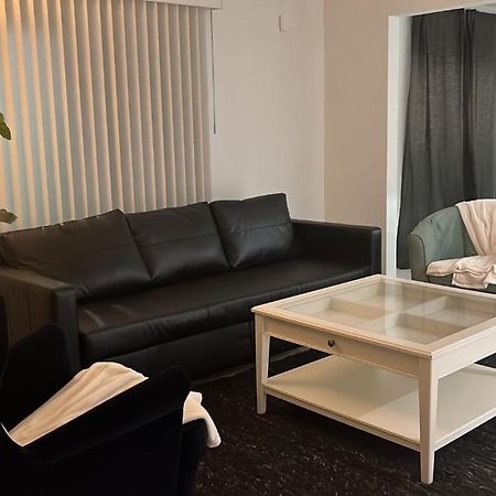 Beautiful, Fully Furnished 4Bed 2Bath House - 5 Minute Walk To Miracle Mile Downtown Coral Gables Villa Miami Kültér fotó