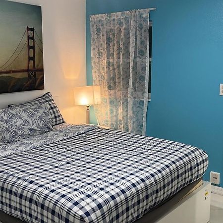 Beautiful, Fully Furnished 4Bed 2Bath House - 5 Minute Walk To Miracle Mile Downtown Coral Gables Villa Miami Kültér fotó